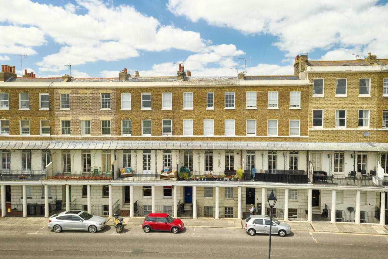 Beach View: Stunning Sea View & Balcony Apartment Ramsgate Bagian luar foto